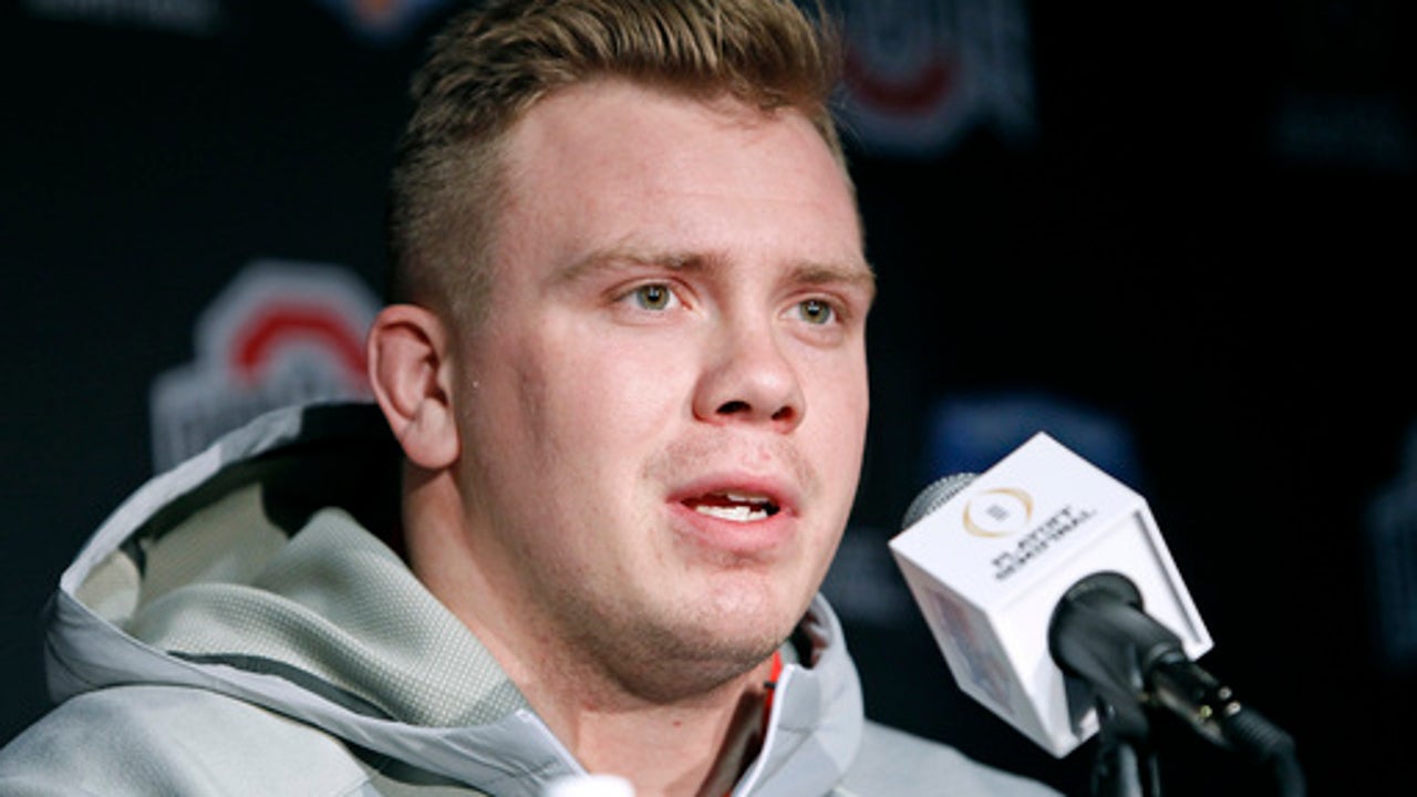 Leading men: Ohio St's Elflein, Clemson's Boulware show way